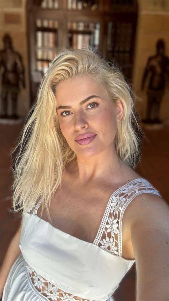 Adriana Abenia Adriana Abenia