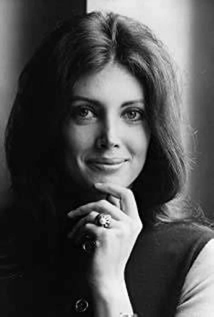 Gayle Hunnicutt Net Worth