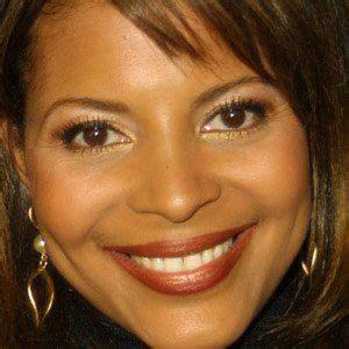 Renee Jones Net Worth